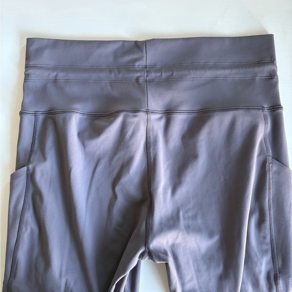 Vuori Daily Pocket Legging Size Large in Lunar Grey • Purple Leggings w/ Pockets - Picture 7 of 9